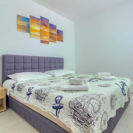 Ann Apartment Marina Bagian luar foto
