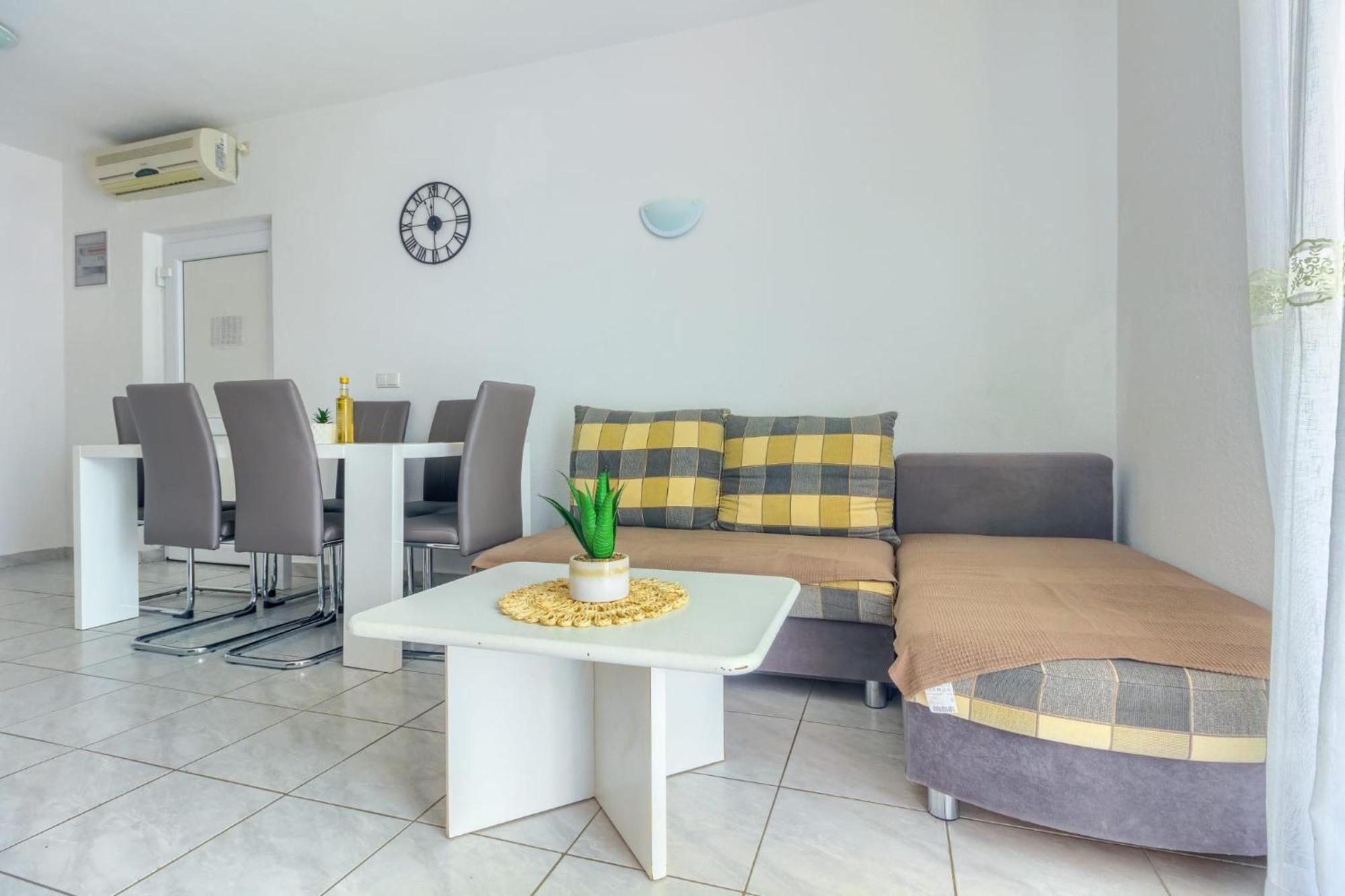Ann Apartment Marina Bagian luar foto